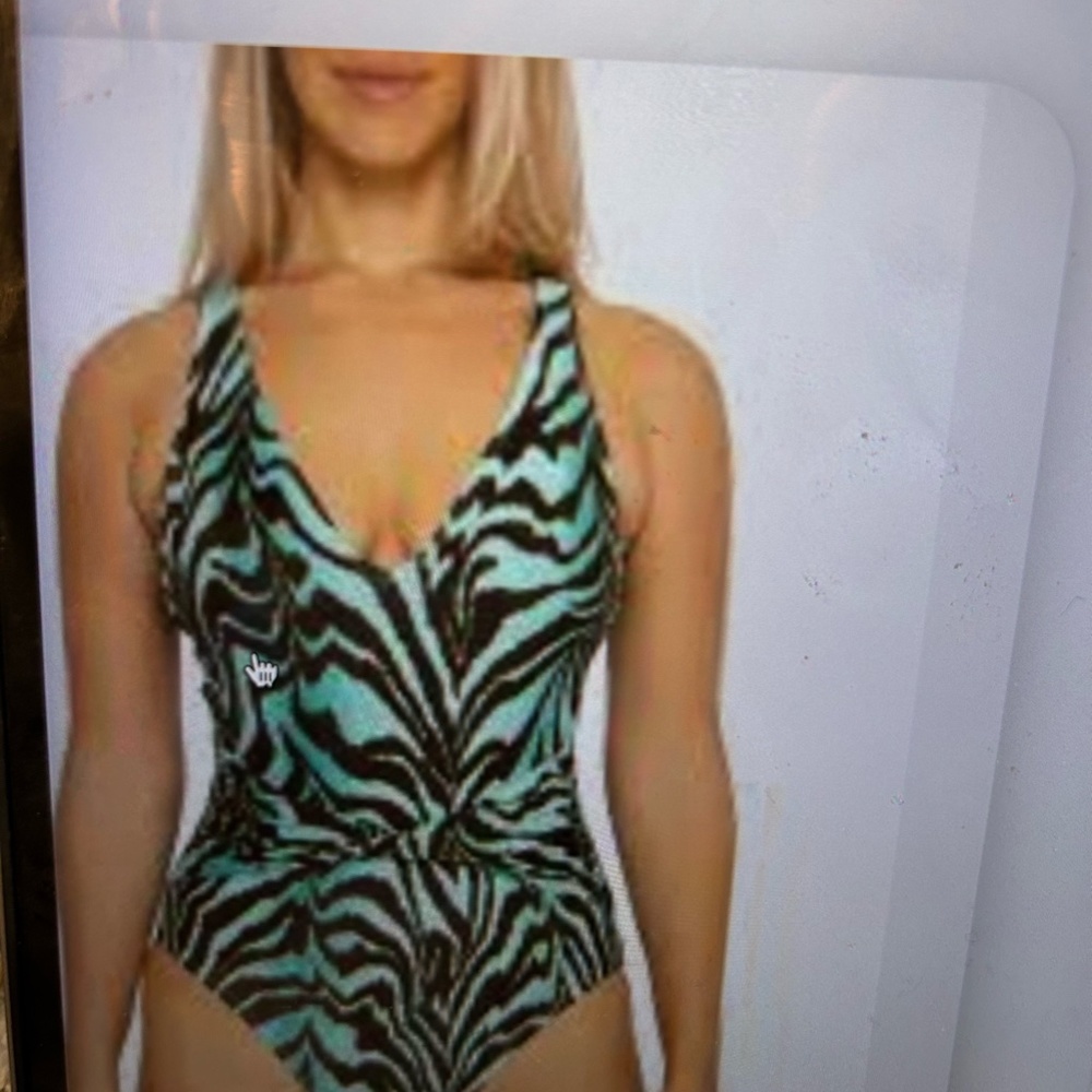 BCA Women's one piece bathing suit.  One piece size L. excellent condition